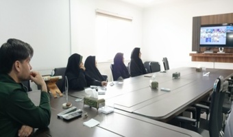 کاشت درخت در مجموعه بام خرم آباد