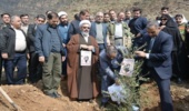 غرس هزاران اصله نهال در کمربند سبز شرق خرم آباد