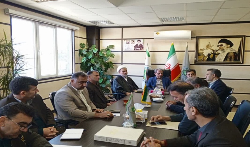 بازدید مدیرکل منابع طبیعی و آبخیزداری استان از بندهای خاکی حوزه شمالی شهر خرم آباد