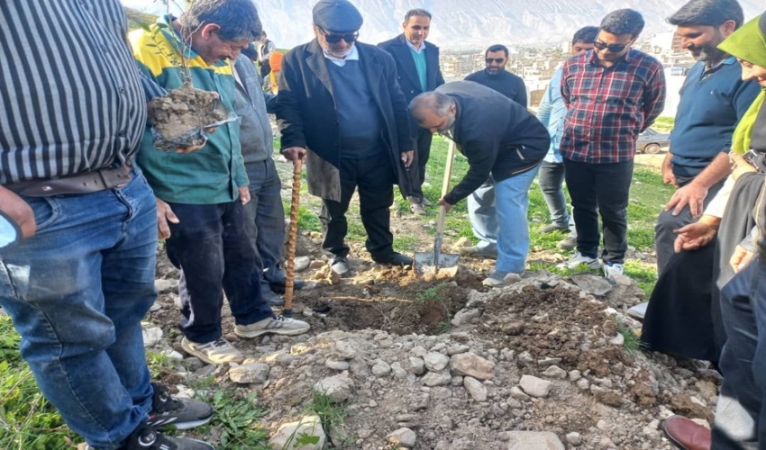 برگزاری مراسم تجلیل از فعالان نماز دراداره کل منابع طبیعی و آبخیزداری استان لرستان 