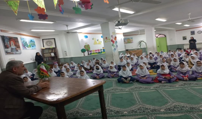 کسب عنوان نمونه ملی و دریافت تندیس از رییس جمهور توسط یک لرستانی