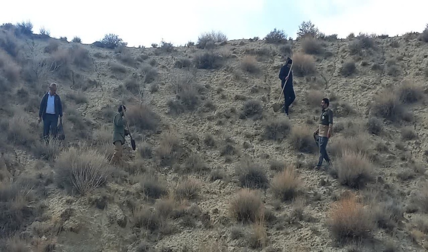 در پنجمین روز از هفته دولت با حضور استاندار لرستان صورت گرفت: افتتاح پایگاه مرکزی اطفاء حریق جنگل ها ومراتع استان لرستان افتتاح بند سنگی ملاتی کنترل سیلاب حوزه آبخیز آبشار طلایی شهرخرم آباد از محل اعتبارات صندوق توسعه ملی