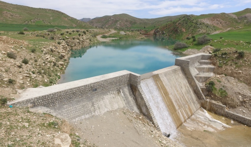 کنترل بیش از یک میلیارد متر مکعب رواناب و بارش از طریق آبخیزداری