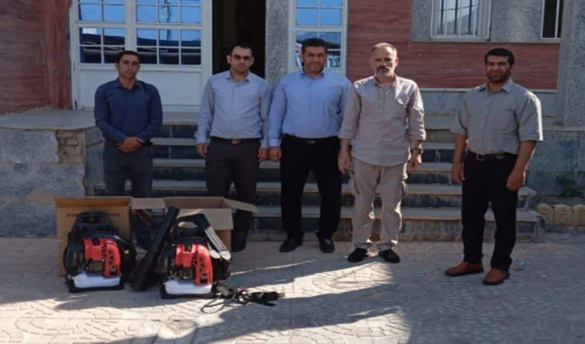 تحویل دو دستگاه دمنده اطفاء حریق به منابع طبیعی و آبخیزداری شهرستان معمولان