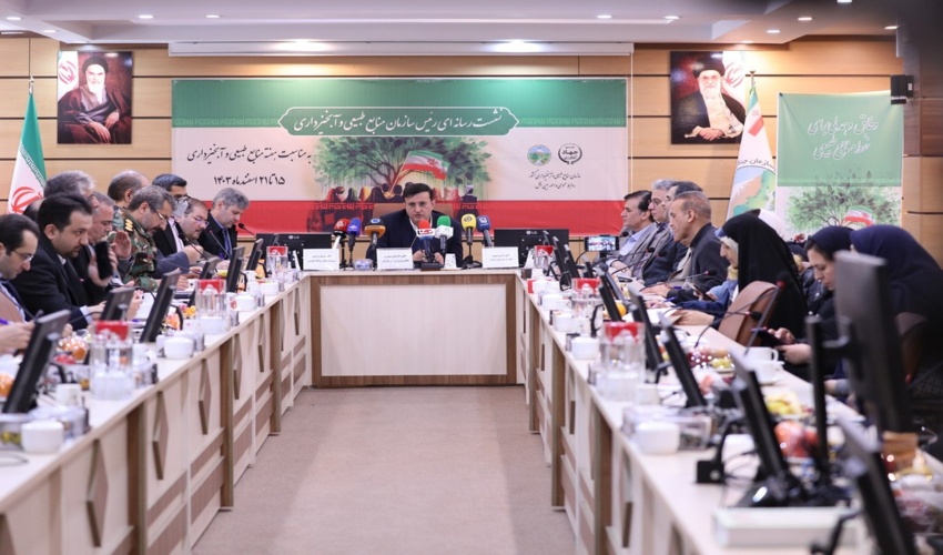 جلسه ستاد هفته منابع طبیعی در شهرستان الیگودرز برگزار شد